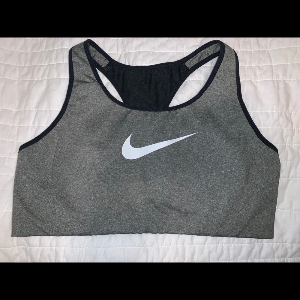 NIKE Sports Bra Size L